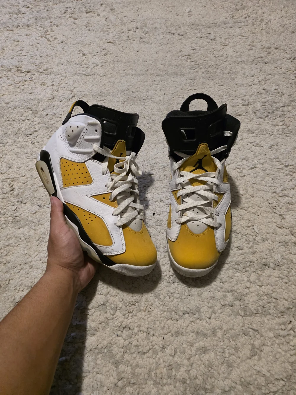 Jordan Retro 6 Sneakers in Yellow, White & Black